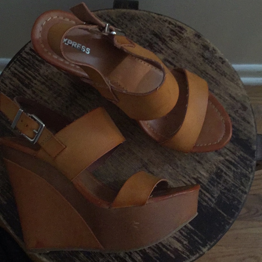 Express Wedges - Picture 2 of 3